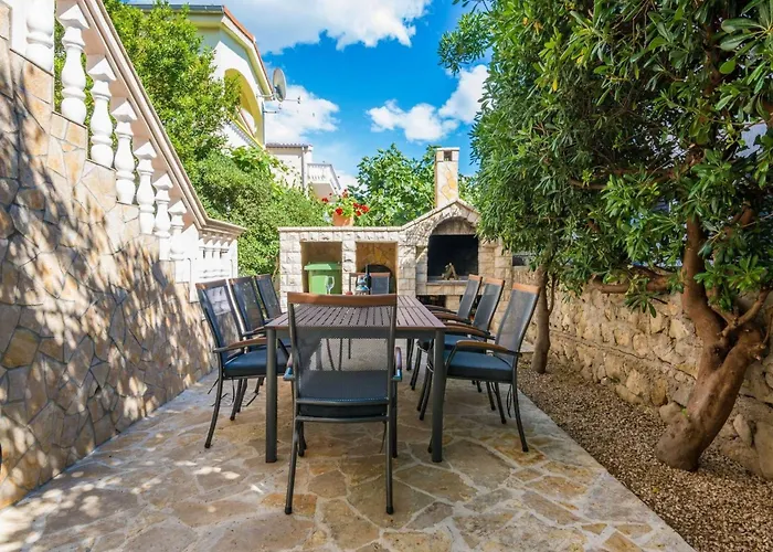 Bobeta 5 By Interhome Вир